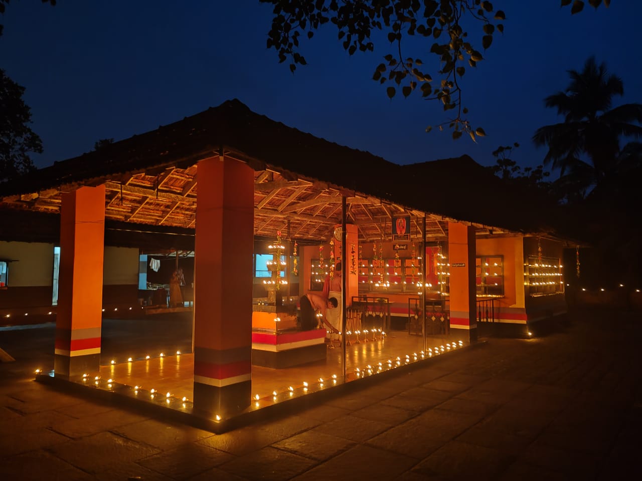 Karinkalikavu Temple front view